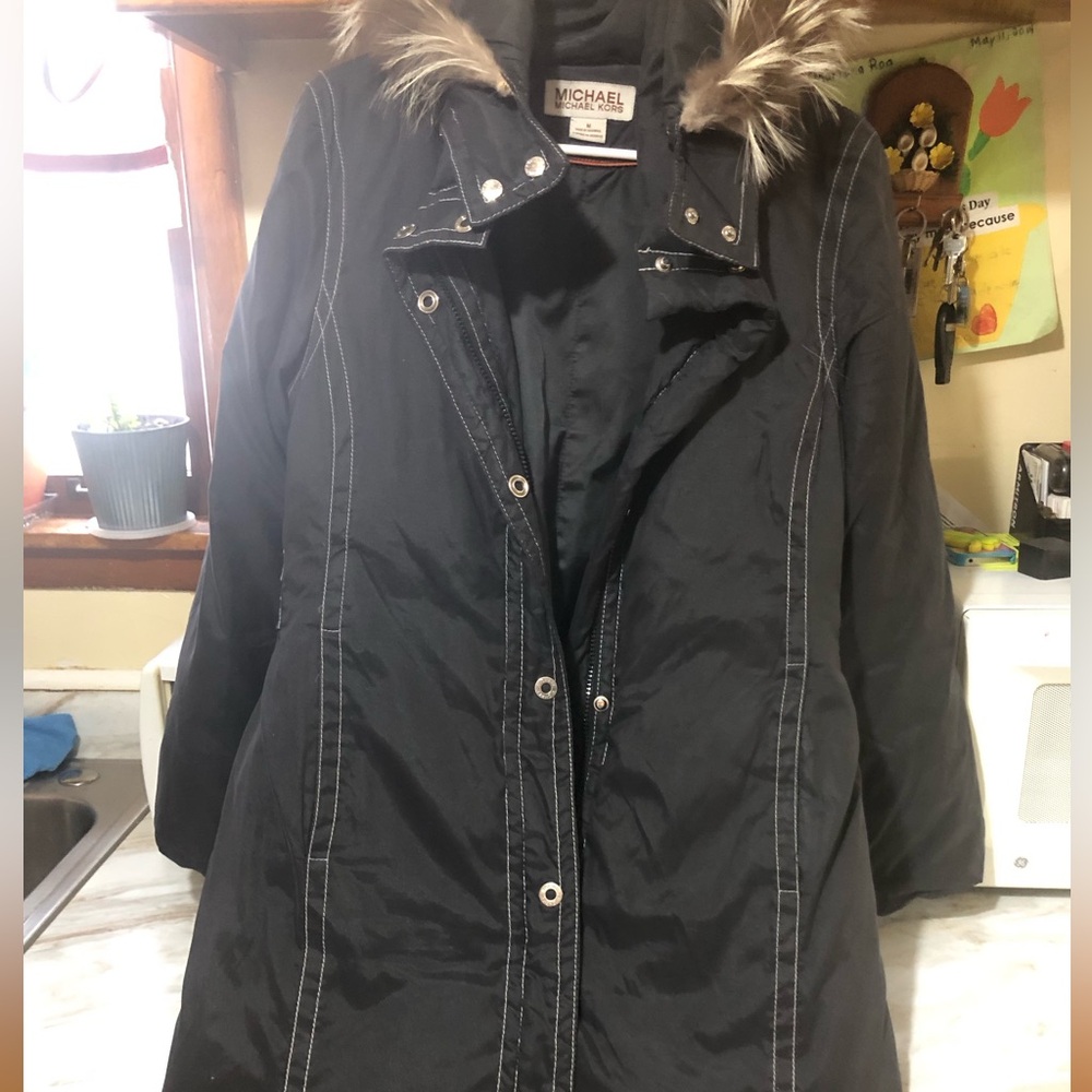 Micheal Kors
Color : Black 
Size : M
Condition: Used 
85% polyester 15% Nylon